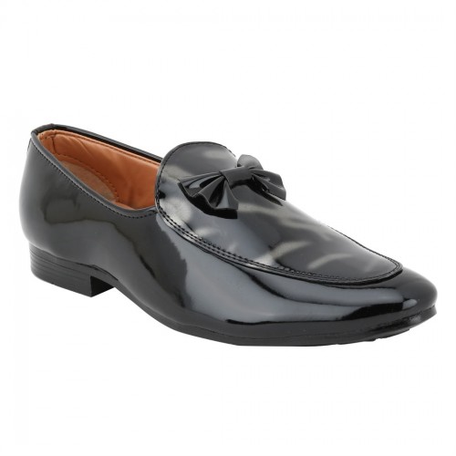 black shiny formal shoes